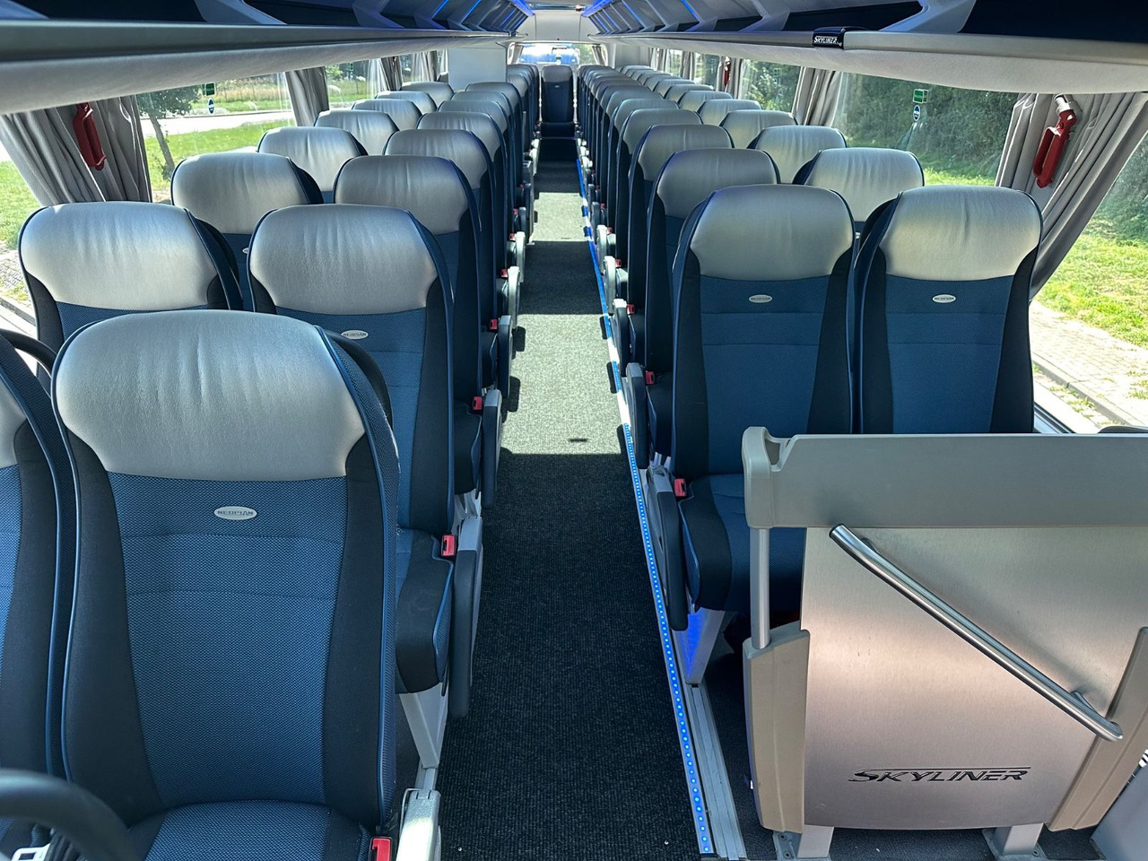 Neoplan P06 Skyliner L (83 Sitze*TOP*Motor Neu*Panorama) - Двуетажен автобус: снимка 5 Neoplan P06 Skyliner L (83 Sitze*TOP*Motor Neu*Panorama) - Двуетажен автобус: снимка 5