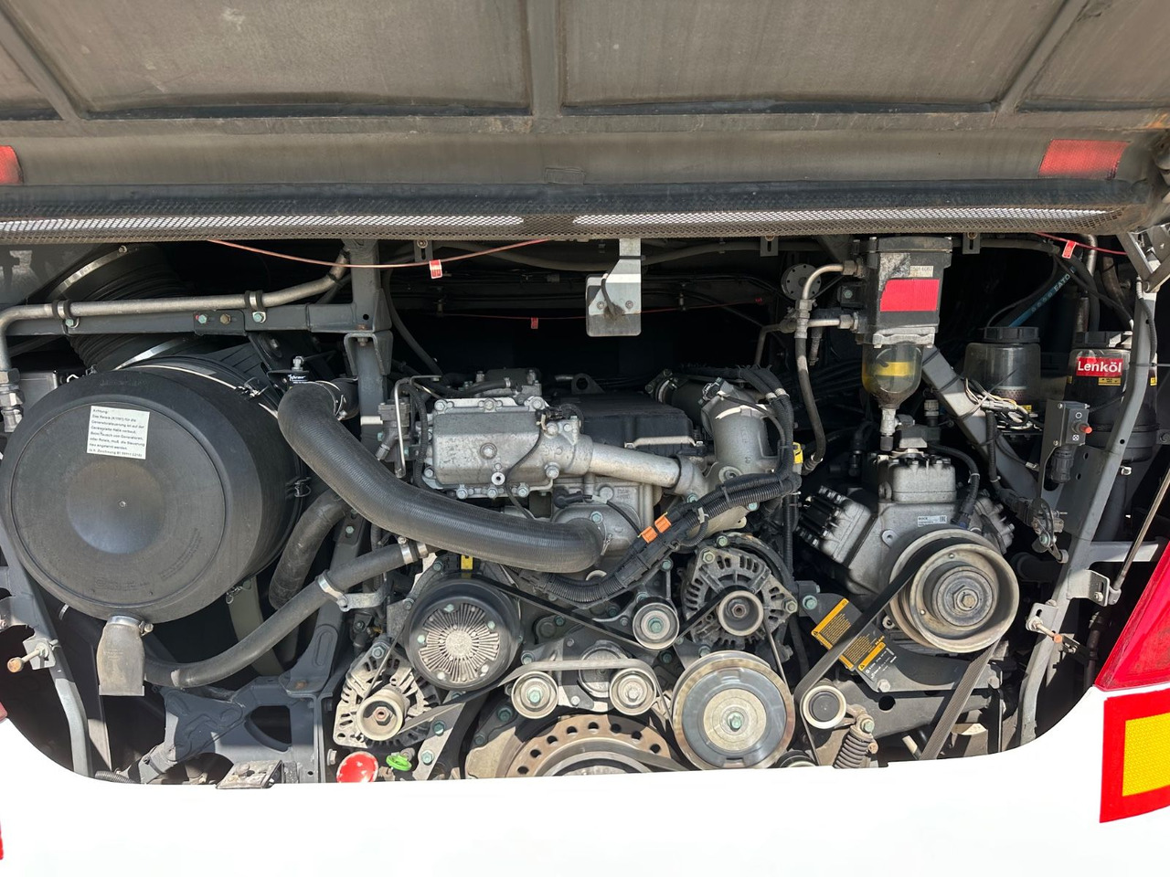 Neoplan P06 Skyliner L (83 Sitze*TOP*Motor Neu*Panorama) - Двуетажен автобус: снимка 3 Neoplan P06 Skyliner L (83 Sitze*TOP*Motor Neu*Panorama) - Двуетажен автобус: снимка 3