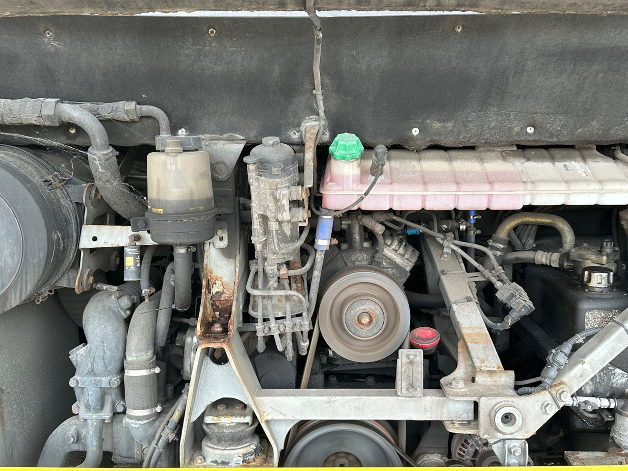 Neoplan P25 Trendliner 3516ÜC Klimaanlage*WC*57 Sitze Neoplan P25 Trendliner 3516ÜC Klimaanlage*WC*57 Sitze - Туристически автобус: снимка 3 Neoplan P25 Trendliner 3516ÜC Klimaanlage*WC*57 Sitze Neoplan P25 Trendliner 3516ÜC Klimaanlage*WC*57 Sitze - Туристически автобус: снимка 3