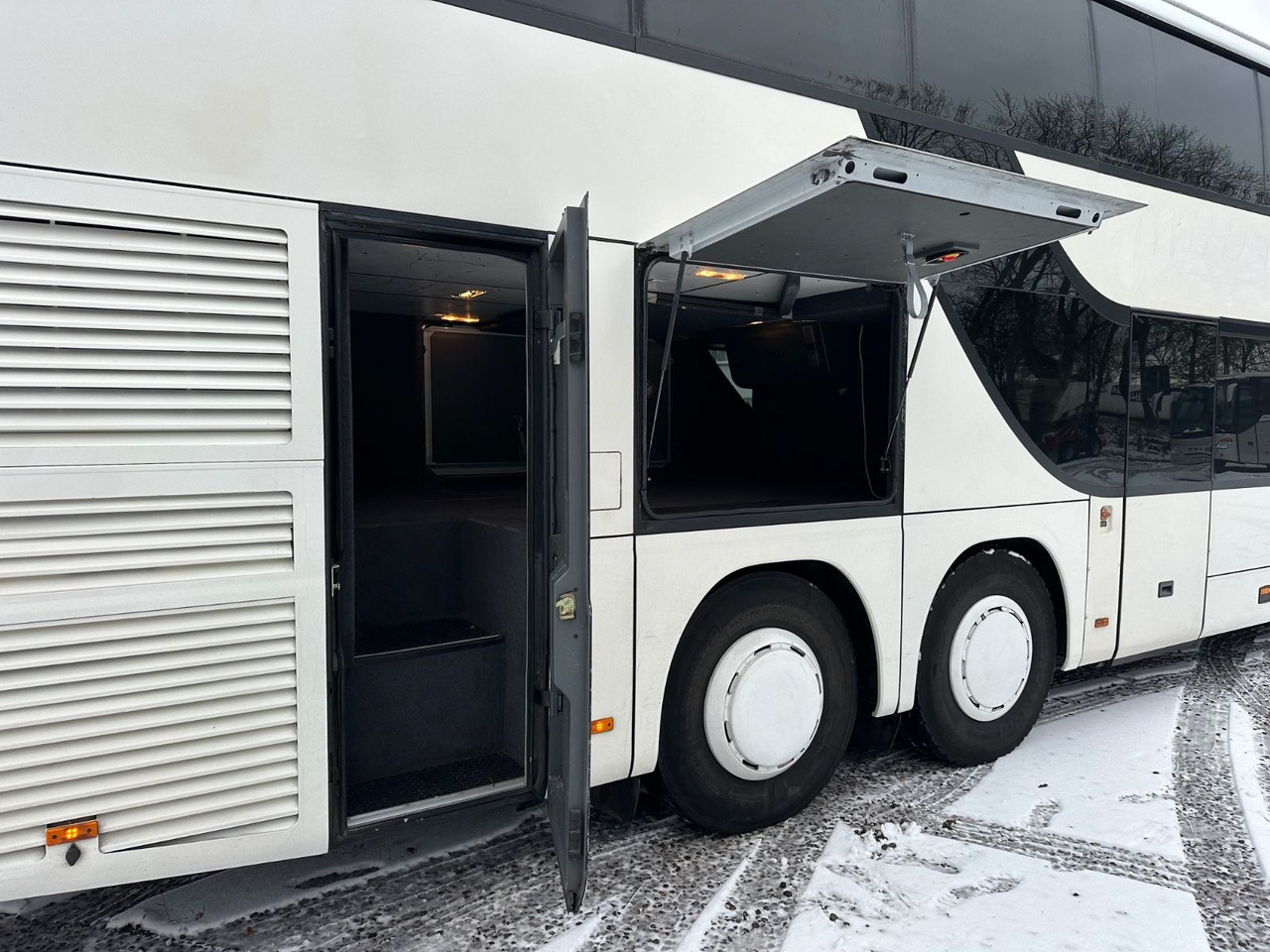 Setra S 431 DT (80 Sitze*TOP*wenig Km) - Двуетажен автобус: снимка 4 Setra S 431 DT (80 Sitze*TOP*wenig Km) - Двуетажен автобус: снимка 4