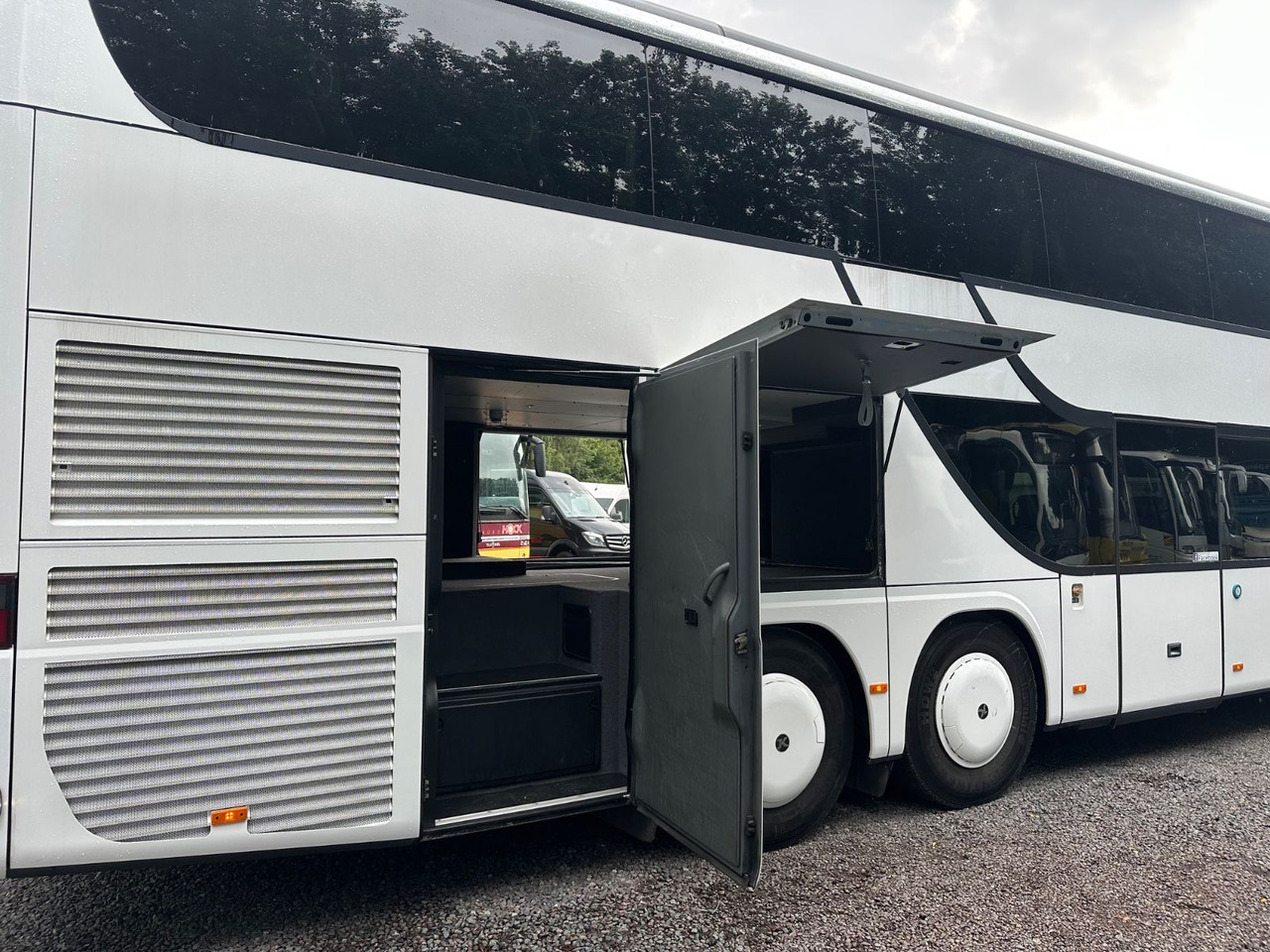 Setra S 431 DT (81 Sitze*TOP) - Двуетажен автобус: снимка 5 Setra S 431 DT (81 Sitze*TOP) - Двуетажен автобус: снимка 5