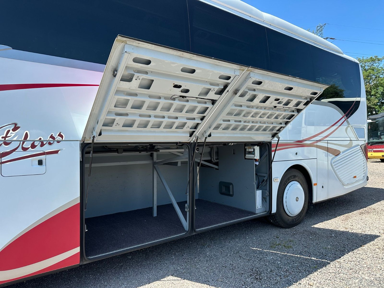 Setra S 511 HD (Küche*WC*DE-Bus*38 Sitze) - Туристически автобус: снимка 4 Setra S 511 HD (Küche*WC*DE-Bus*38 Sitze) - Туристически автобус: снимка 4