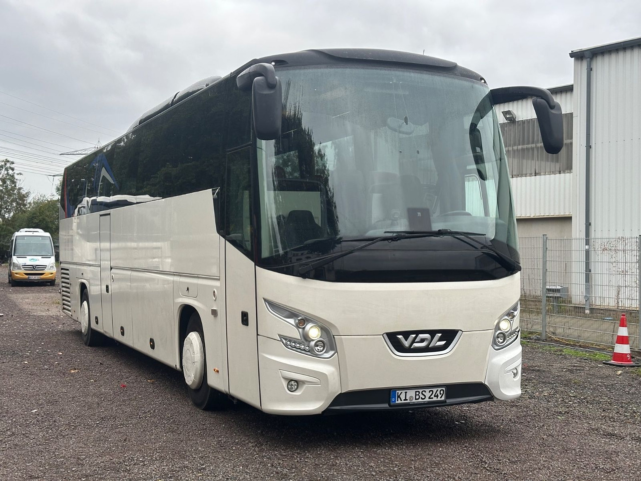 VDL Futura FHD 2-129 (Tourismo M*516 HD) - Туристически автобус: снимка 1 VDL Futura FHD 2-129 (Tourismo M*516 HD) - Туристически автобус: снимка 1