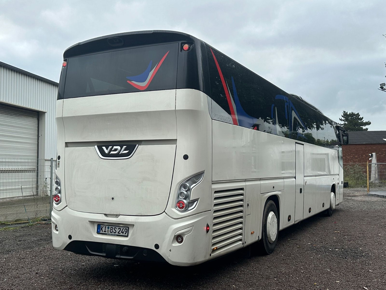 VDL Futura FHD 2-129 (Tourismo M*516 HD) - Туристически автобус: снимка 2 VDL Futura FHD 2-129 (Tourismo M*516 HD) - Туристически автобус: снимка 2