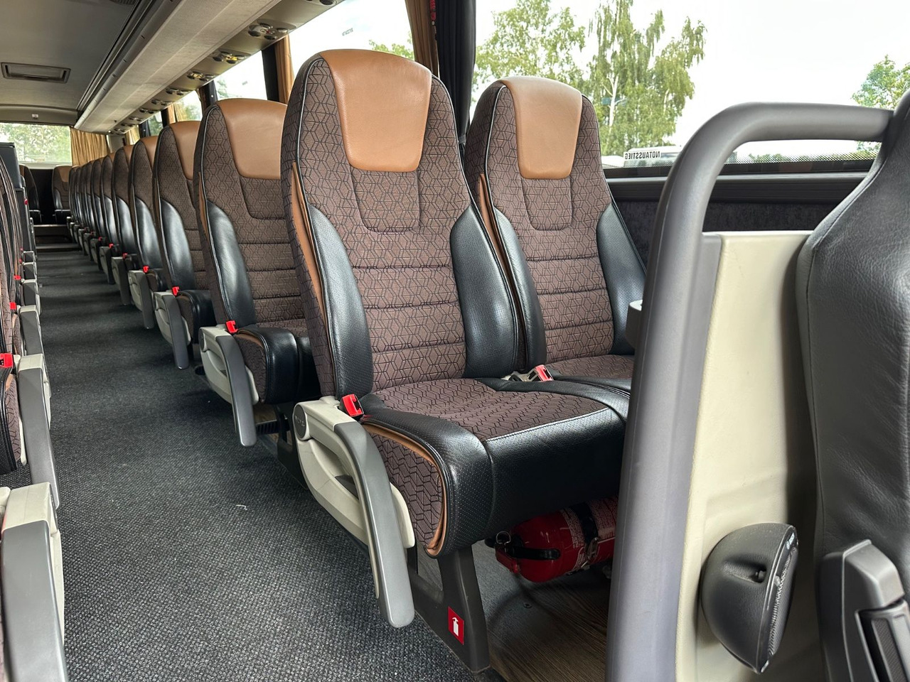 VDL Futura FHD 2 (TOP*DE*Reise) 515/ O350 - Туристически автобус: снимка 5 VDL Futura FHD 2 (TOP*DE*Reise) 515/ O350 - Туристически автобус: снимка 5