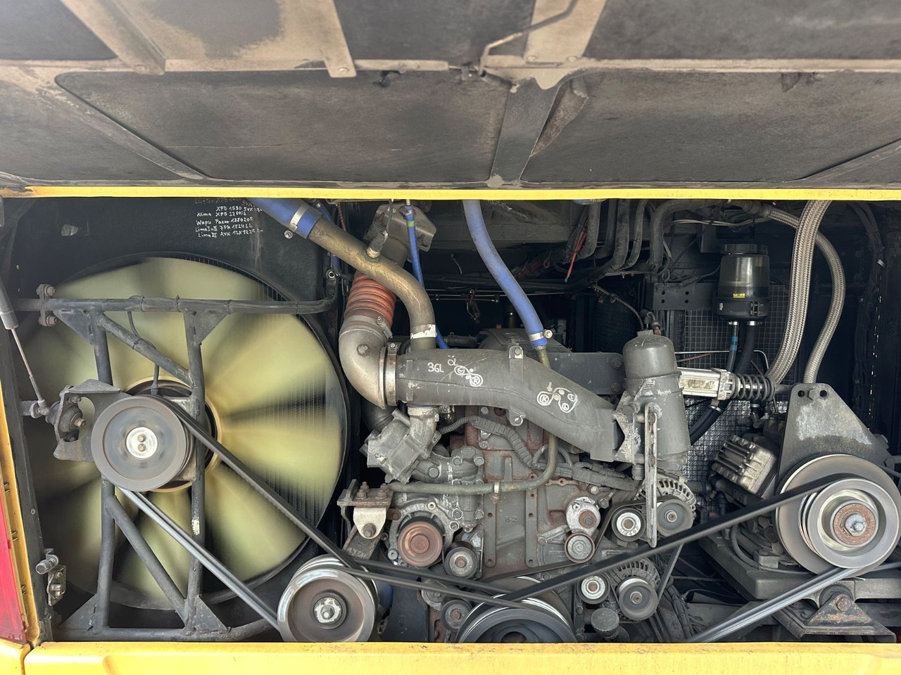 Vanhool TX17 Astron (TOP*57 Sitze) 417 HDH/ 517 HDH - Туристически автобус: снимка 4 Vanhool TX17 Astron (TOP*57 Sitze) 417 HDH/ 517 HDH - Туристически автобус: снимка 4