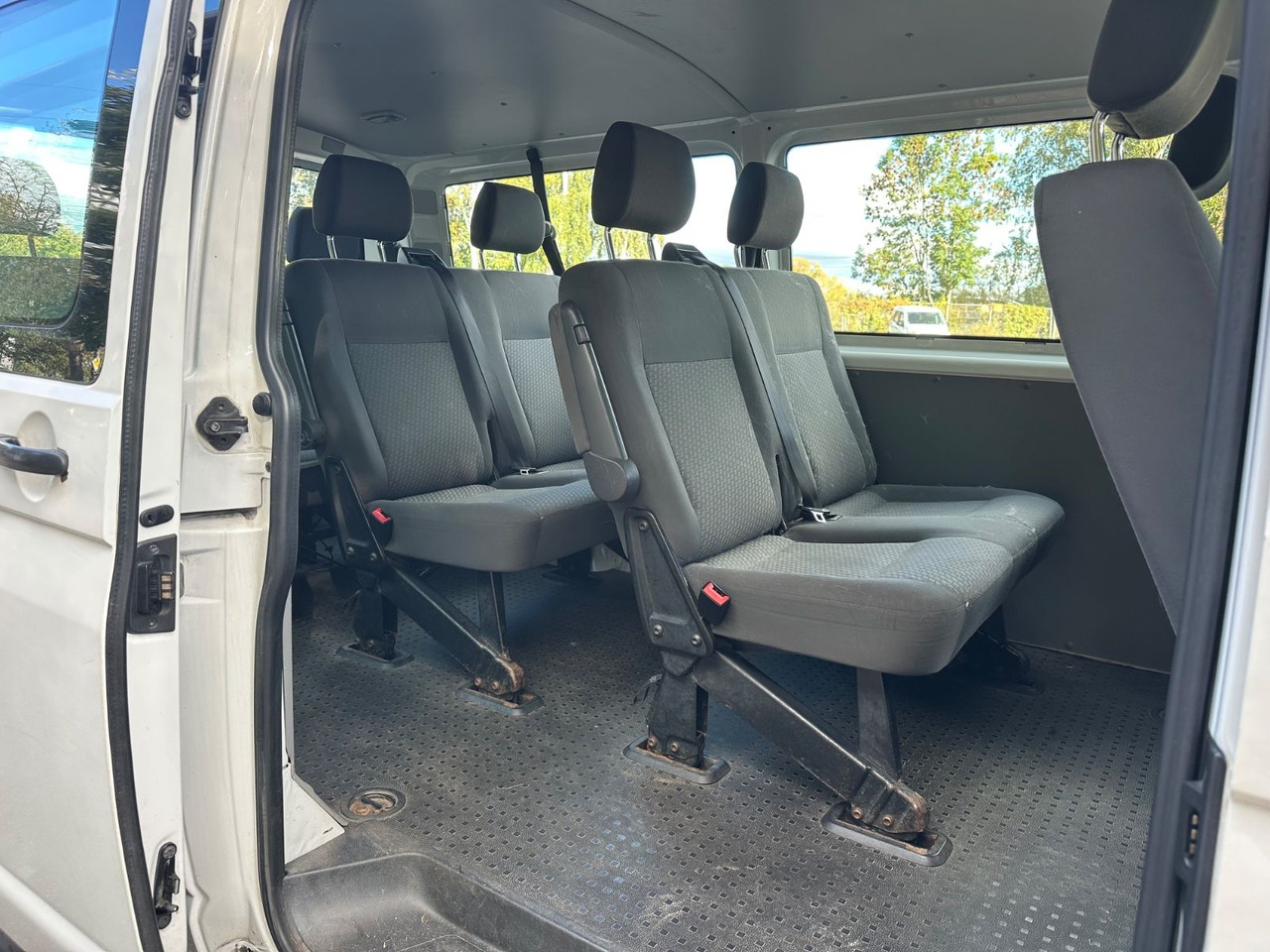 Volkswagen T5 Kombi - Пътнически бус: снимка 4 Volkswagen T5 Kombi - Пътнически бус: снимка 4