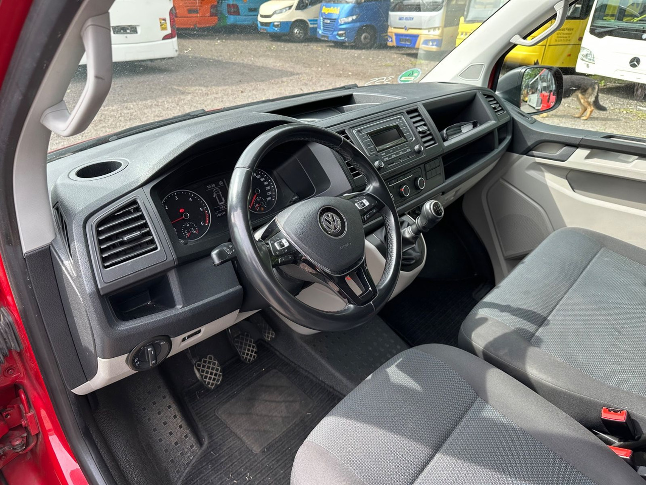 Volkswagen T6 Kombi (PDC Hi*ACC*StandHz*9 Sitzer*AC) - Пътнически бус: снимка 4 Volkswagen T6 Kombi (PDC Hi*ACC*StandHz*9 Sitzer*AC) - Пътнически бус: снимка 4